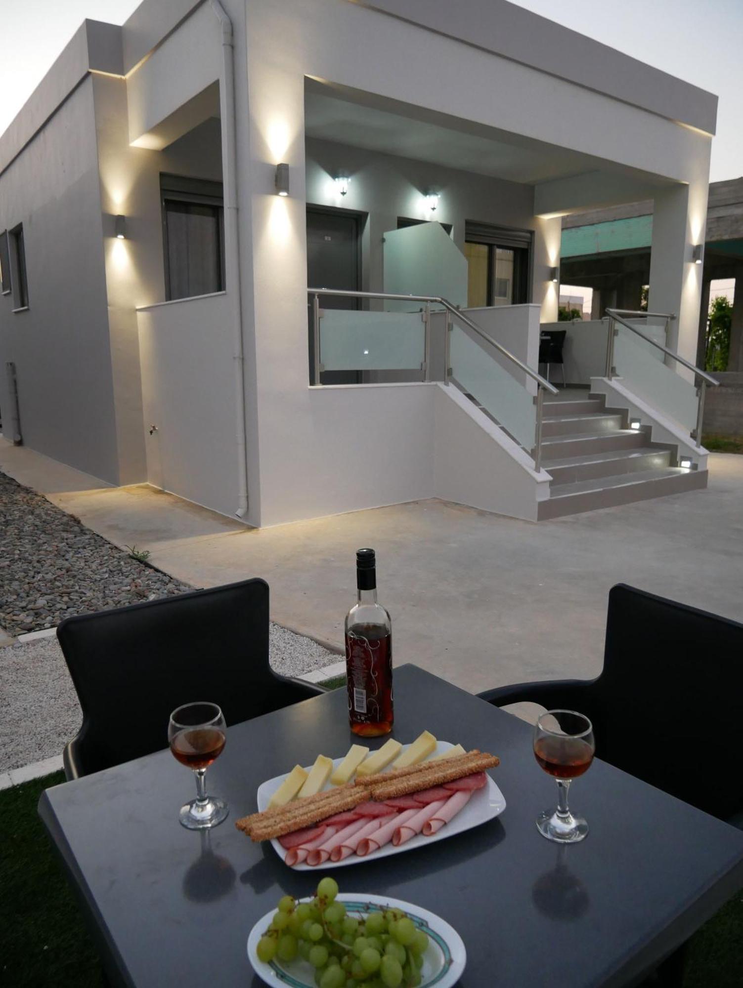 Erotokritos Studios Agia Marina Exterior foto